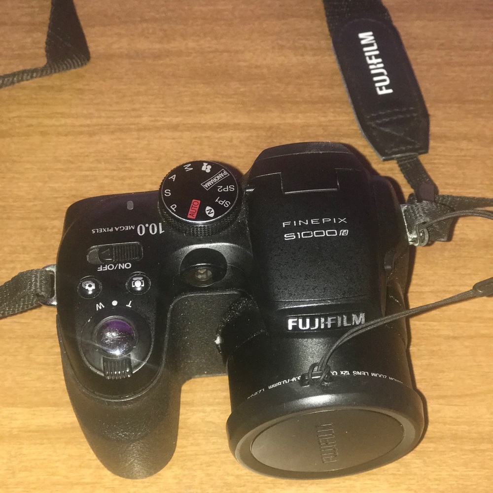 Fuji film S1000 finepix